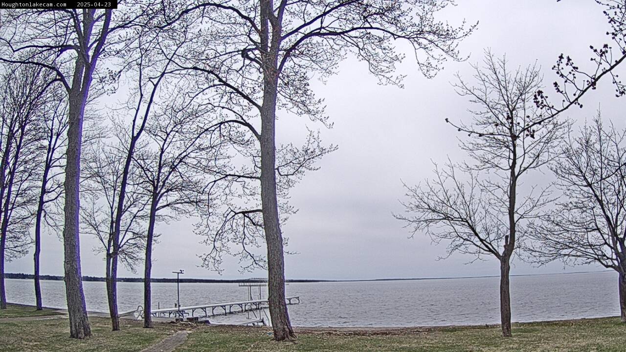 Live video webcam from Houghton Lake Michigan.